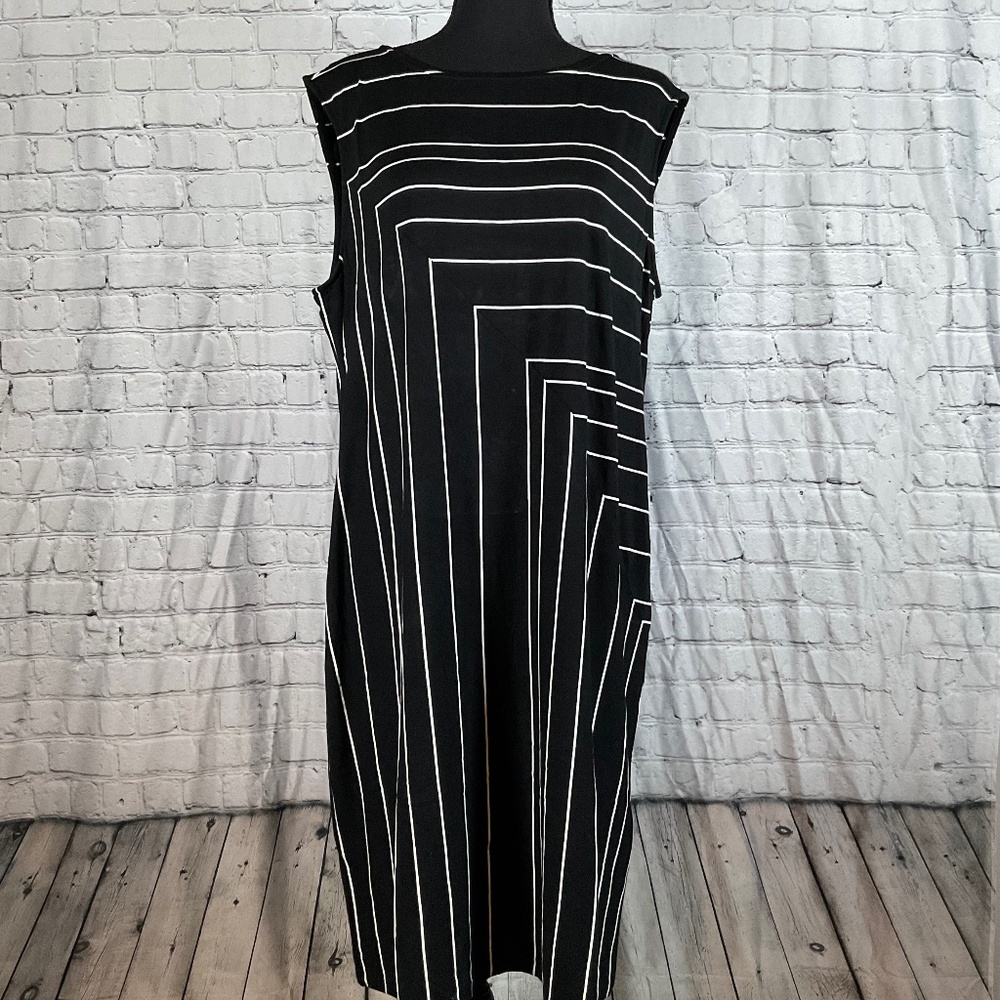 Eye-catching jersey knit dress, EUC